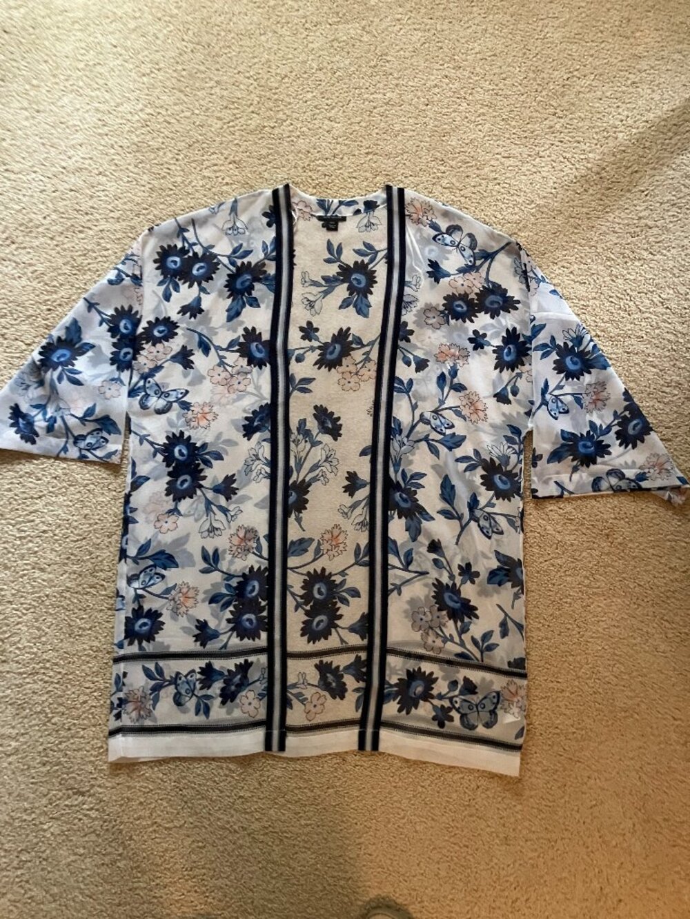 Ann Taylor Kimono, Size XS/S, White/Black/Blue Floral - Picture 2 of 4